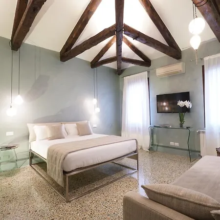 P 1779 Bed & Breakfast Venice