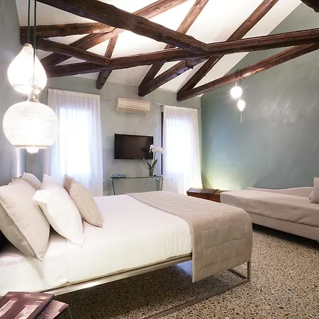 P 1779 Bed & Breakfast Venice