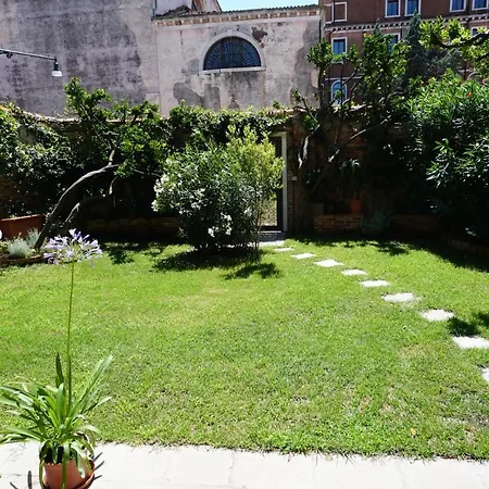 P 1779 Bed & Breakfast