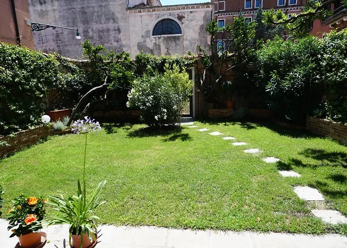 P 1779 Bed and breakfast